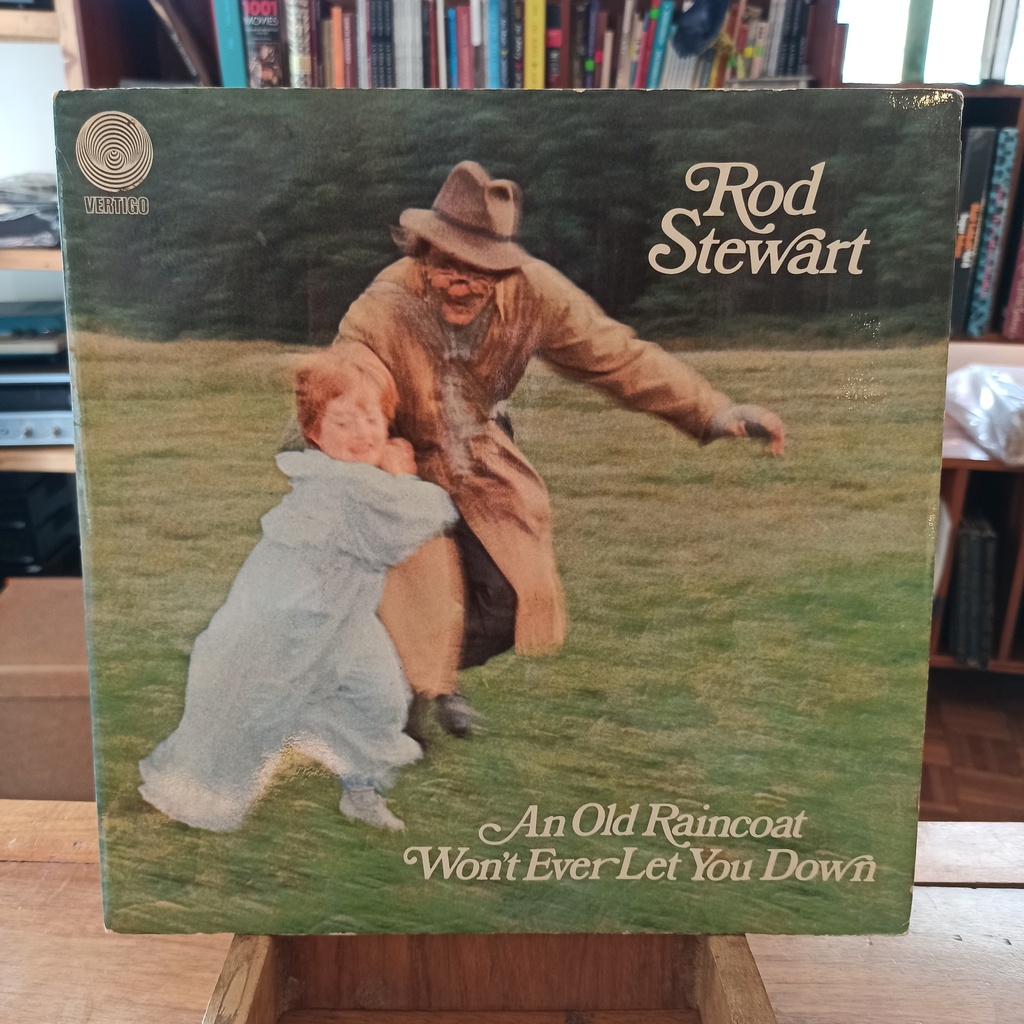 Rod Stewart – An Old Raincoat Won't Ever Let You Down 