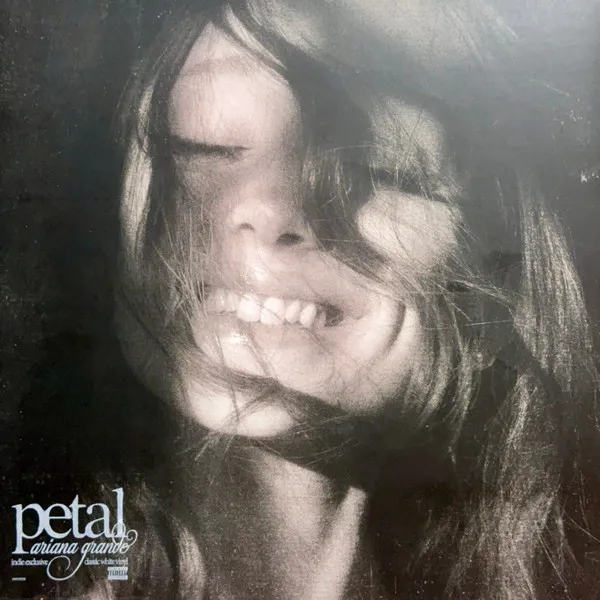 Ariana Grande – Petal (Classic White)