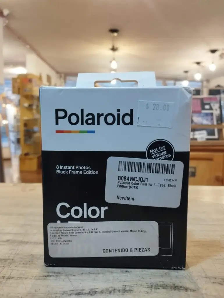 Polaroid Black & White i-Type Instant Film (8 Exposures)