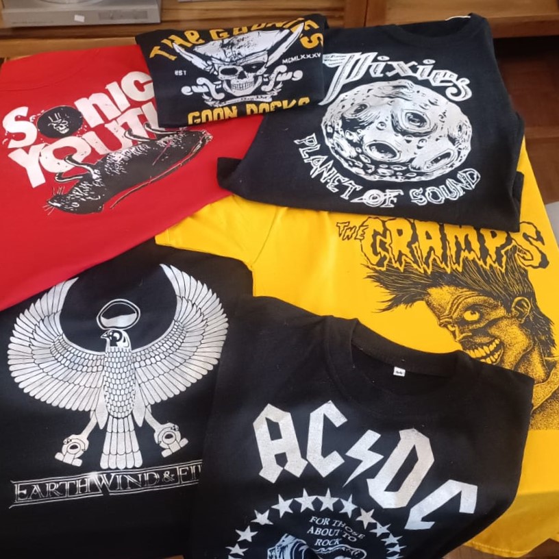 Camisetas de Bandas - Roberto López