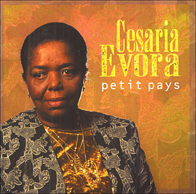 [UCD2605] Cesaria Evora – Petit Pays